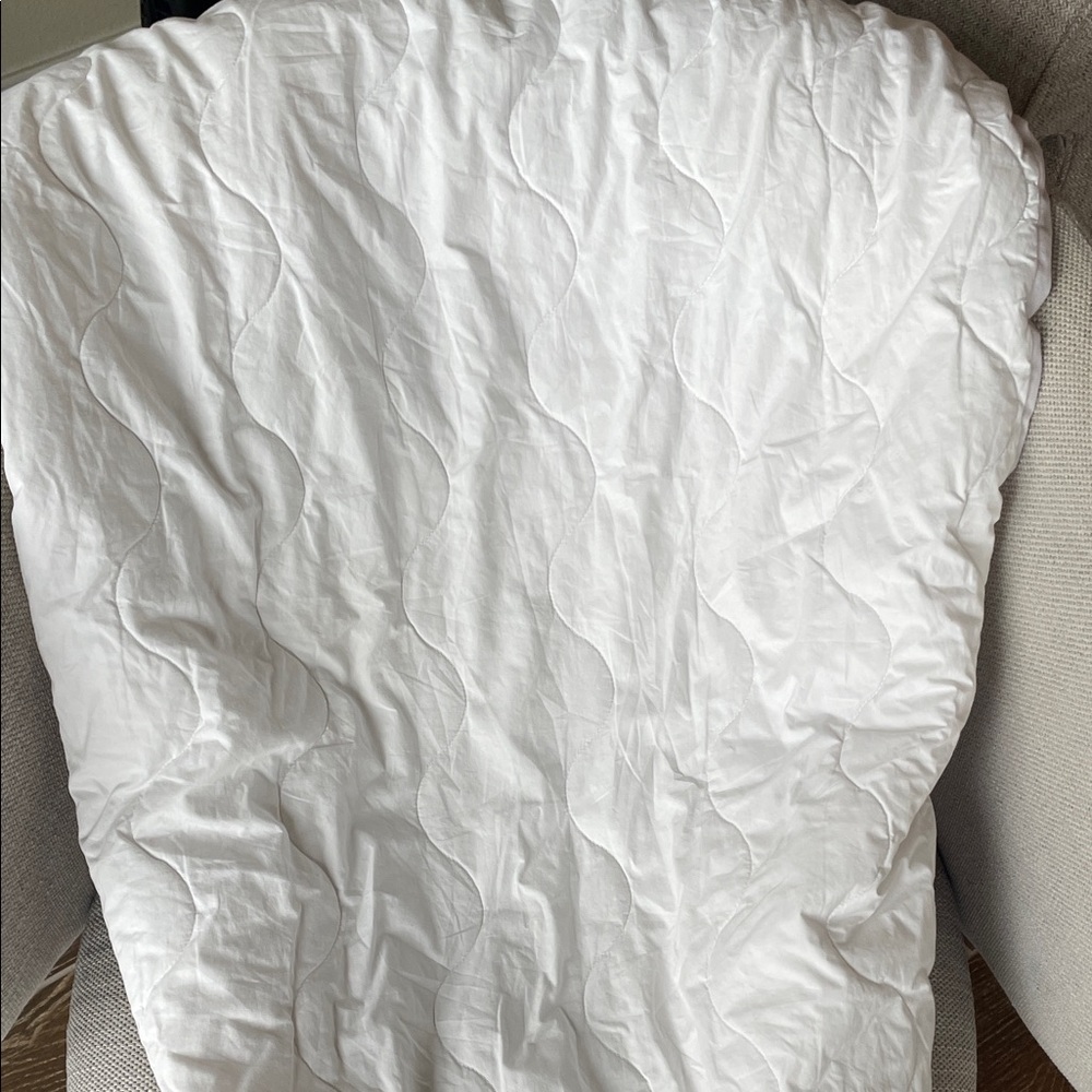 Pottery barn kids Crib size/Toddler Waterproof Mattress cover